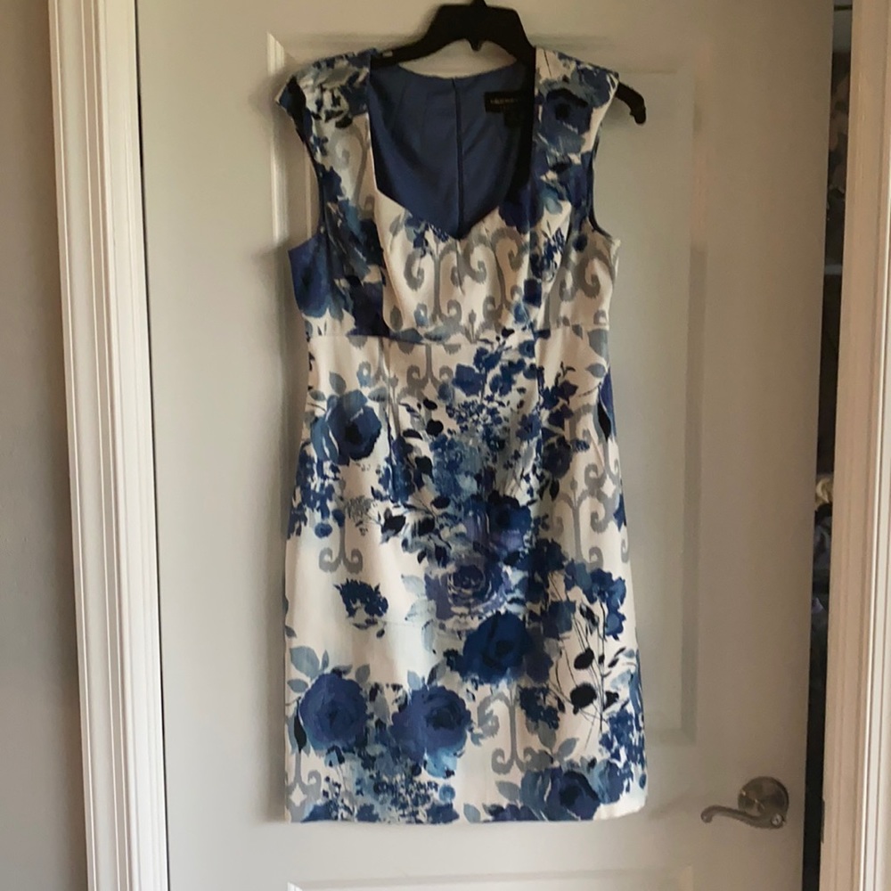 Connected dress. Excellent condition.